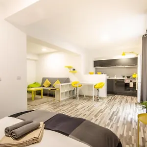 Homestay Отопени
